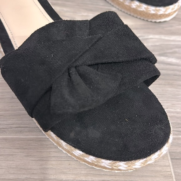 NEW Cute Platform Black Velvet Slides - Picture 3 of 3